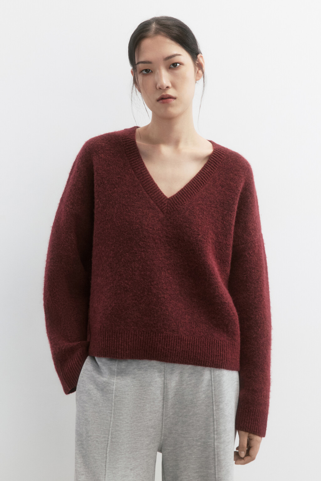 Джемпер вязаный свободный с V-вырезом - цвет бордовый - 3