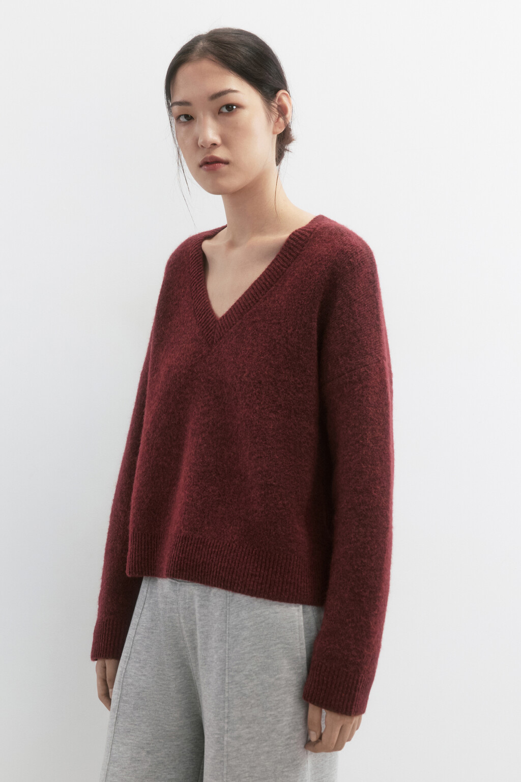 Джемпер вязаный свободный с V-вырезом - цвет бордовый - 4