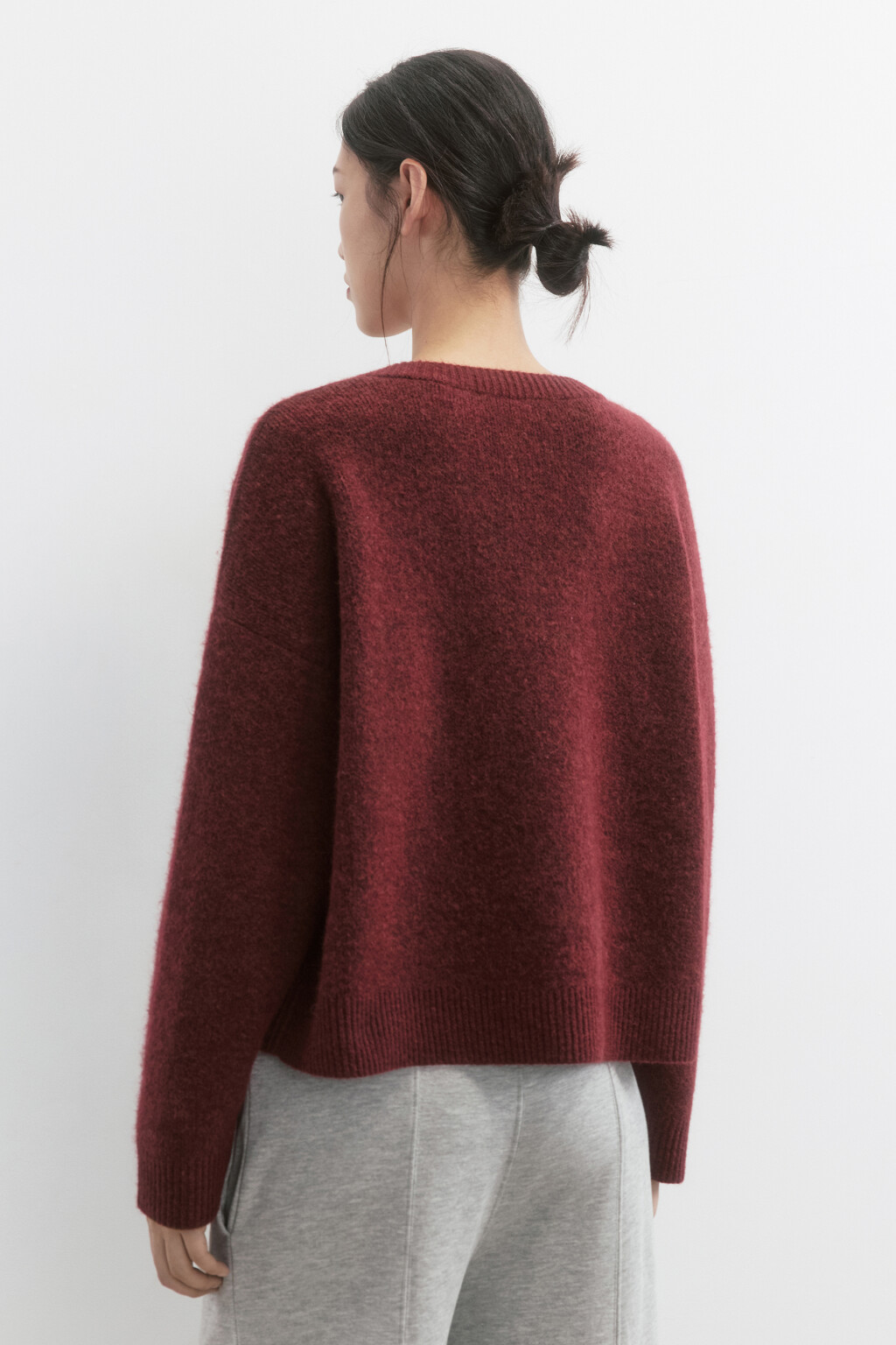 Джемпер вязаный свободный с V-вырезом - цвет бордовый - 5