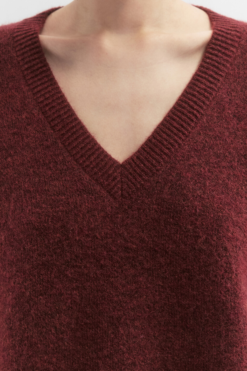 Джемпер вязаный свободный с V-вырезом - цвет бордовый - 8