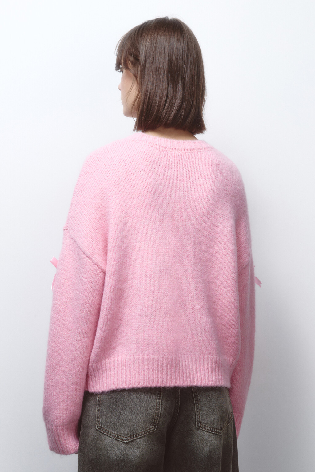 Джемпер вязаный с атласными бантиками - цвет розовый - 4