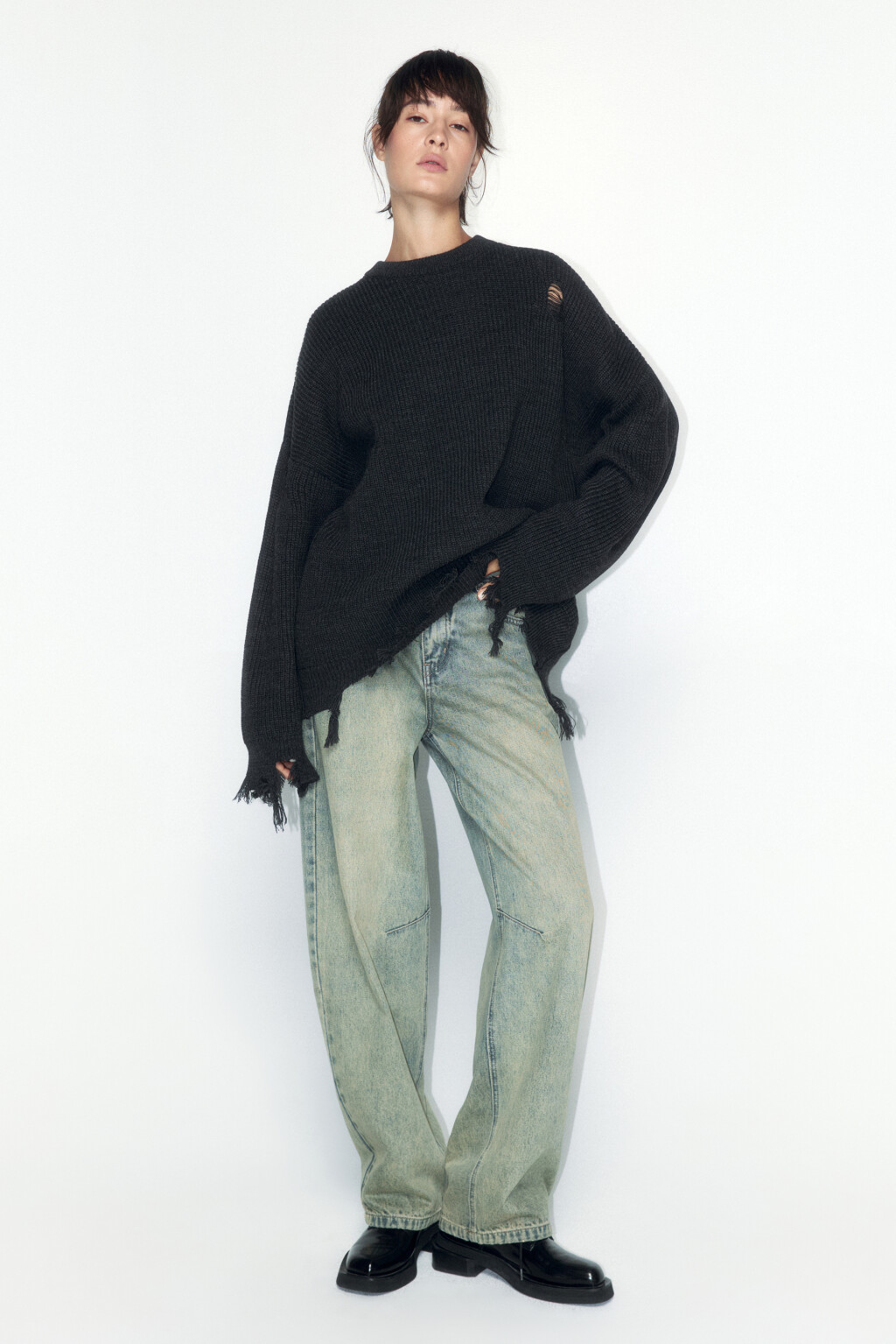 Джемпер вязаный рваный в рубчик - цвет серый - 5