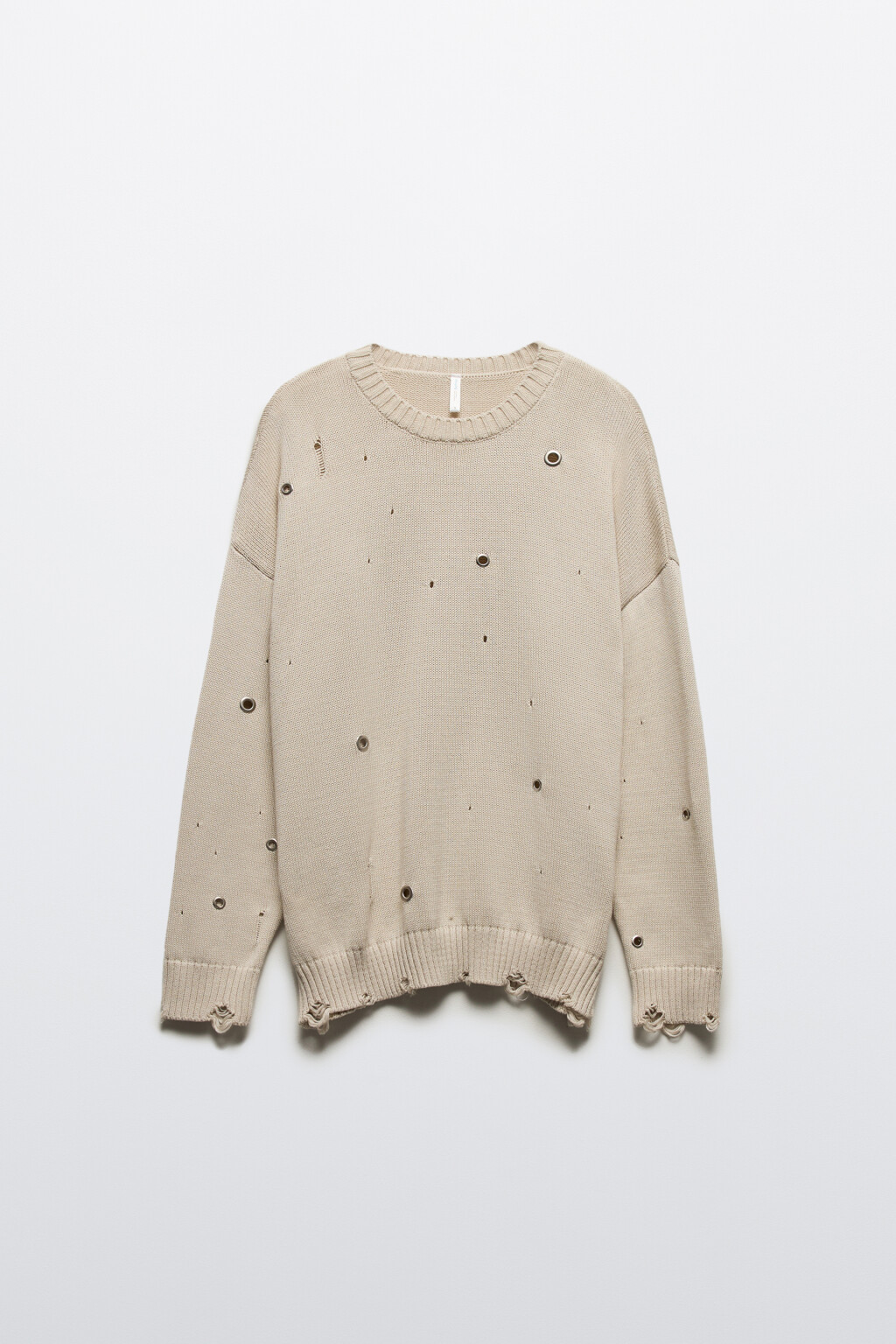 Джемпер рваный с металлическими люверсами - цвет бежевый - 8