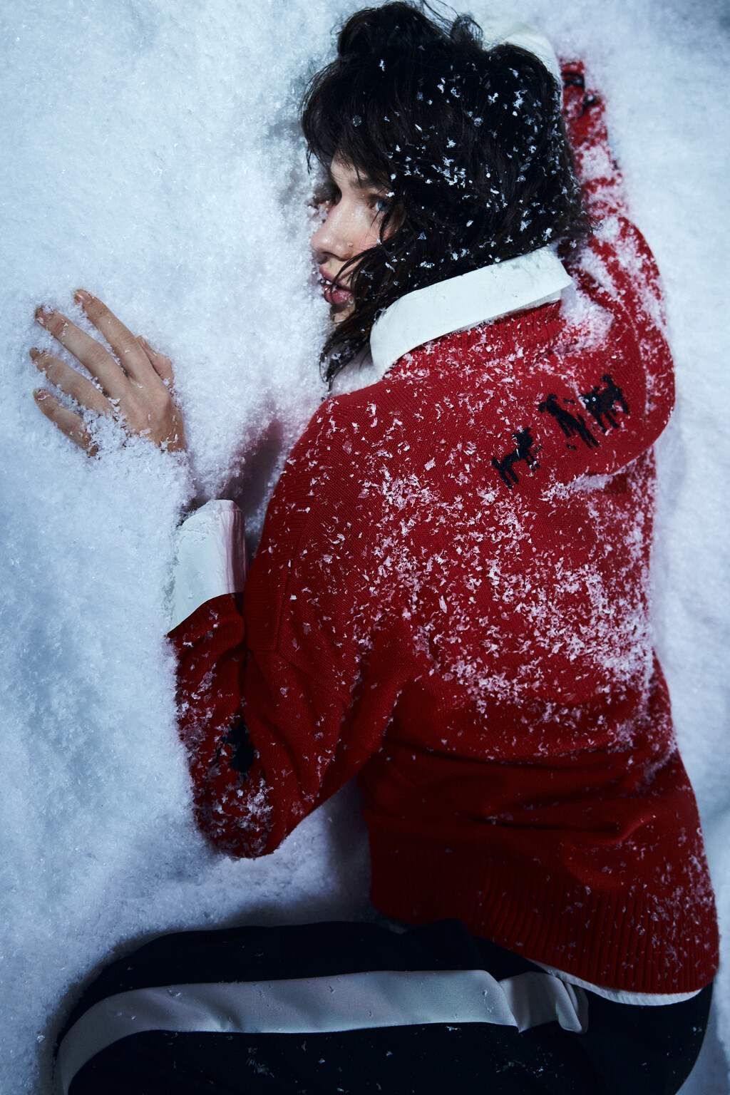 Джемпер вязаный с принтом и надписью - цвет красный - 10