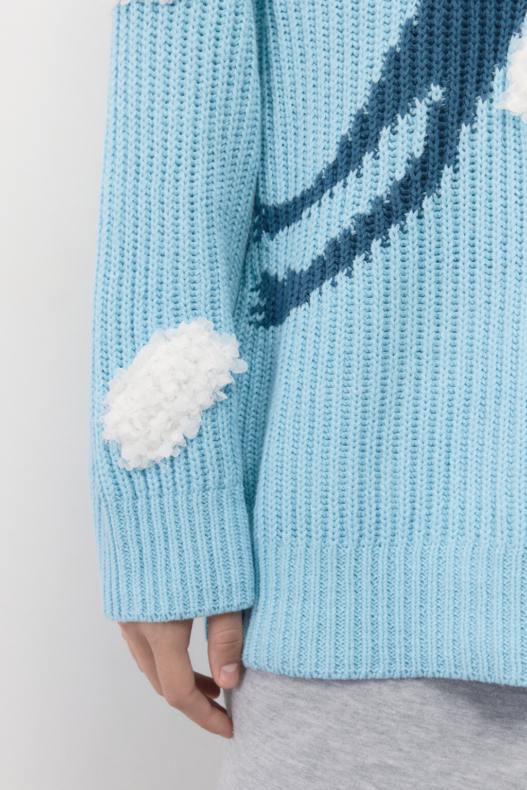 Джемпер вязаный в рубчик с фактурными деталями - цвет голубой - 8