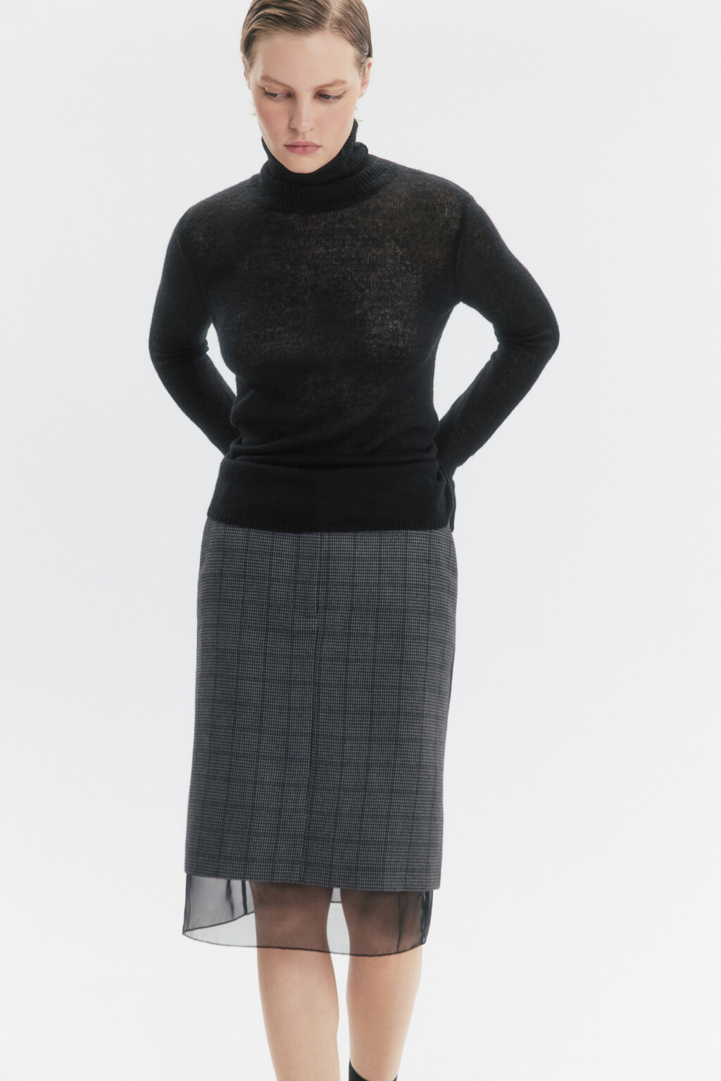 Свитер-водолазка тонкой вязки с шерстью - цвет черный - 1