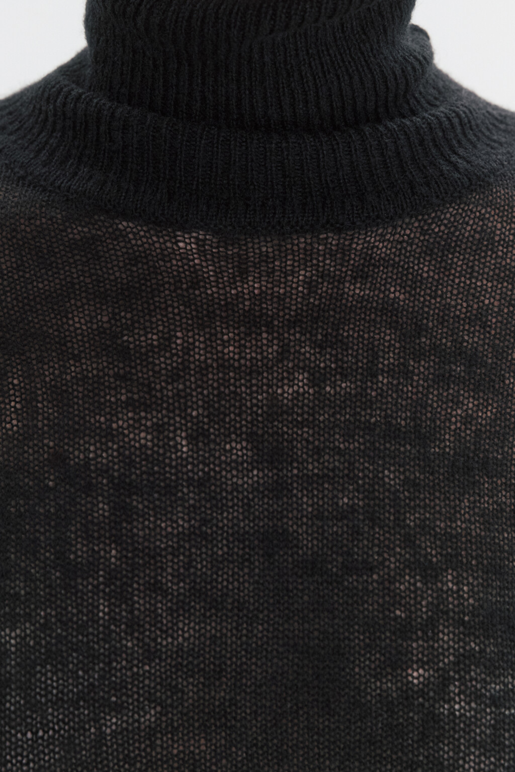 Свитер-водолазка тонкой вязки с шерстью - цвет черный - 6