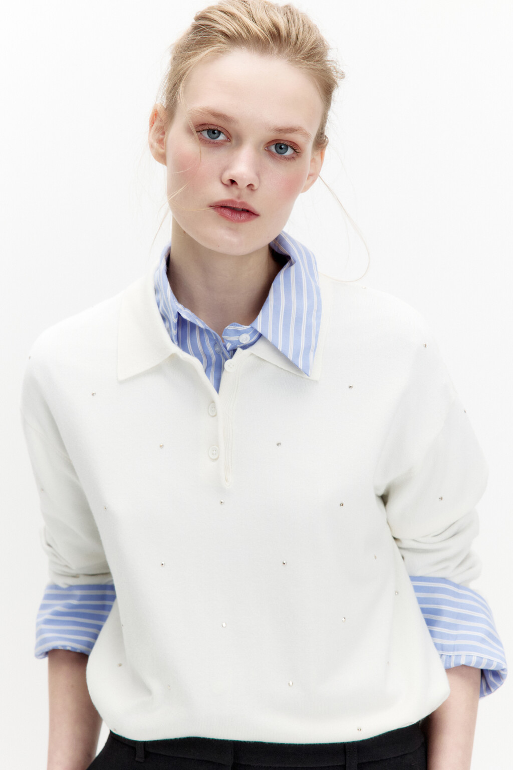 Джемпер-поло вязаный со стразами - цвет молочный - 2