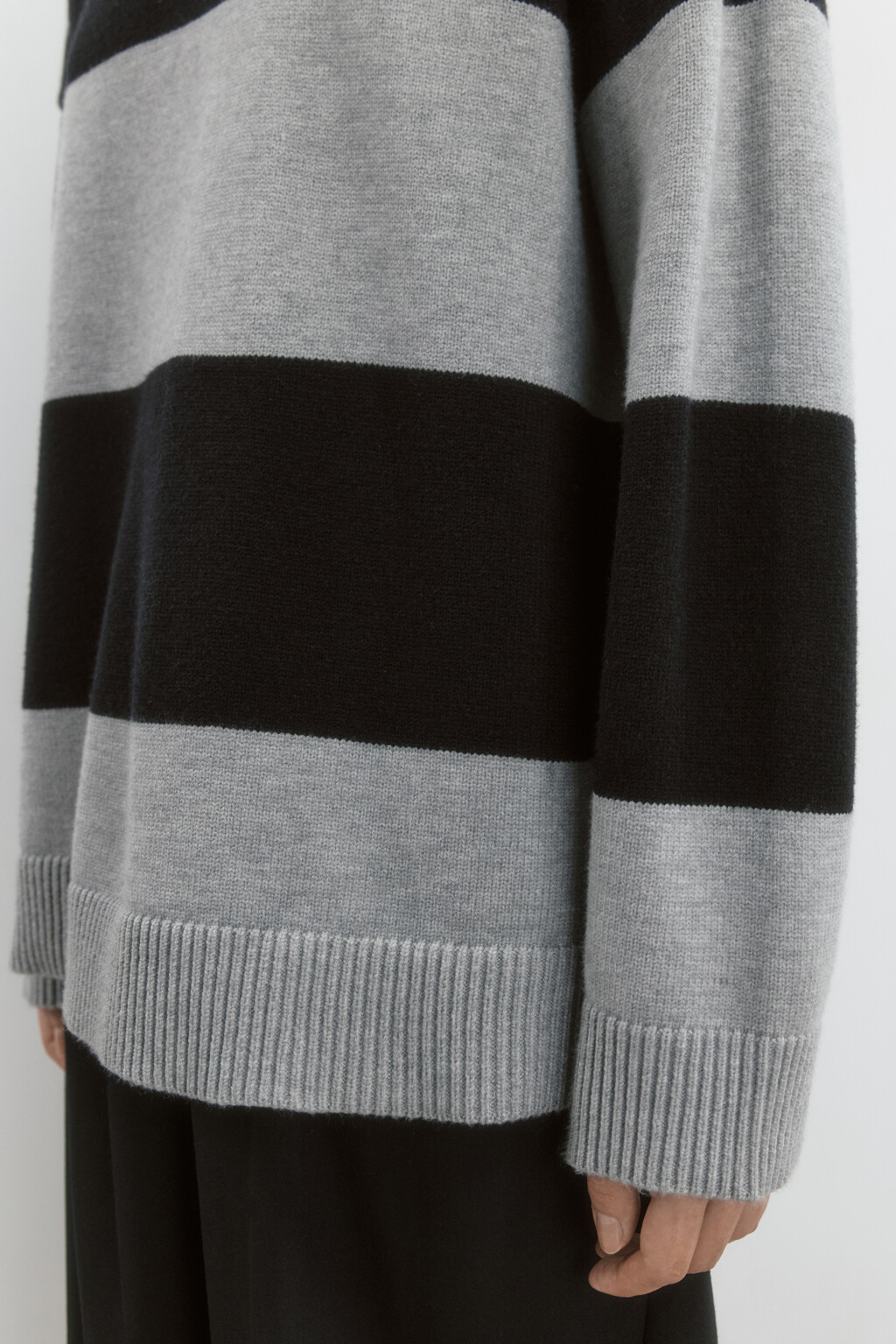 Джемпер-поло вязаный с вышивкой на груди - цвет серый - 7