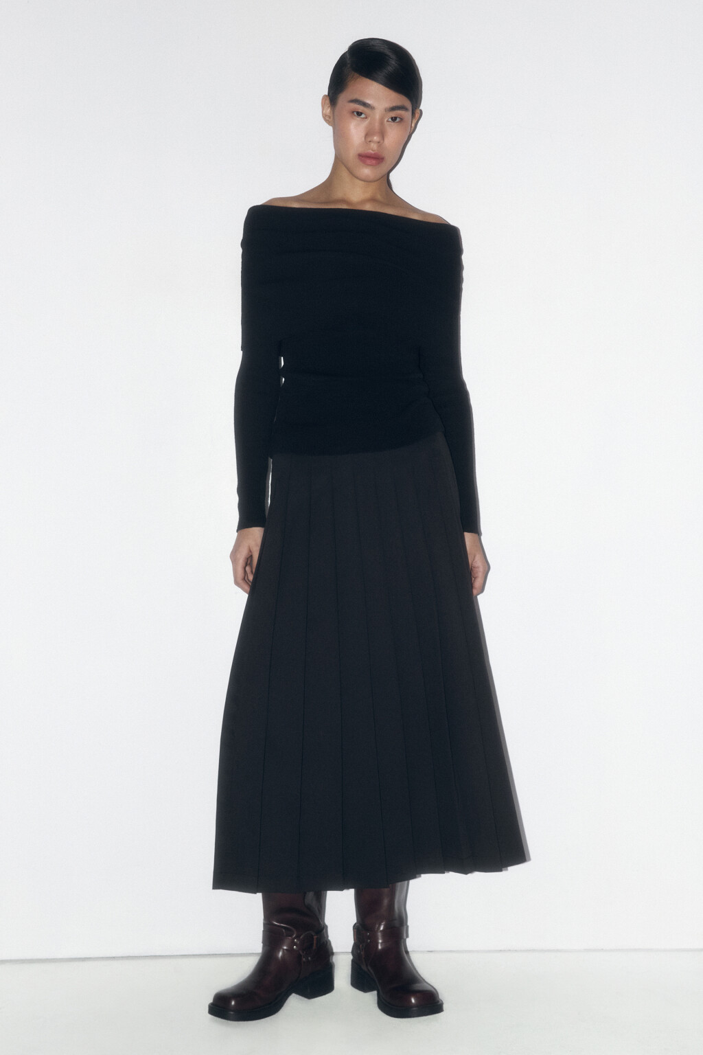 Топ-лонгслив в рубчик с открытыми плечами - цвет черный - 5