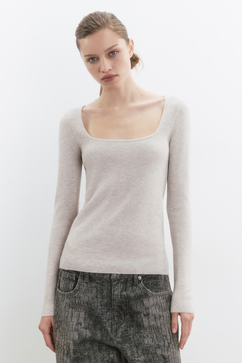 Джемпер тонкой вязки с вырезом-каре - цвет бежевый - 2