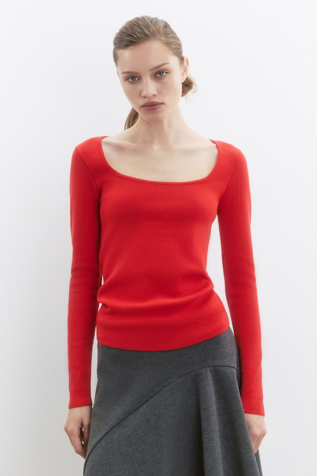 Джемпер тонкой вязки с вырезом-каре - цвет красный - 3