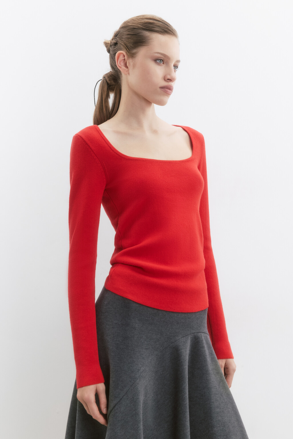 Джемпер тонкой вязки с вырезом-каре - цвет красный - 4