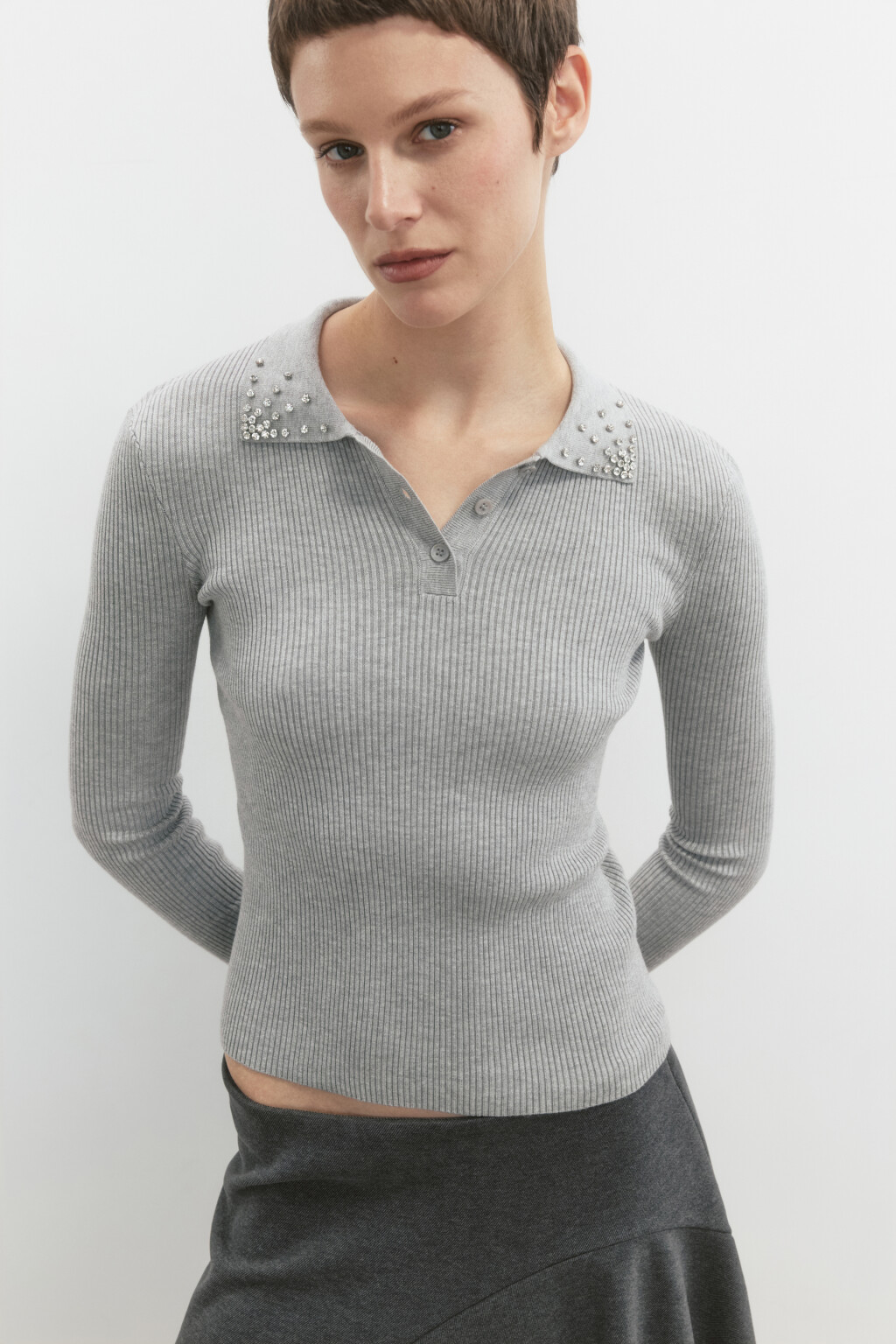 Джемпер-поло вязаный в рубчик со стразами - цвет серый - 1