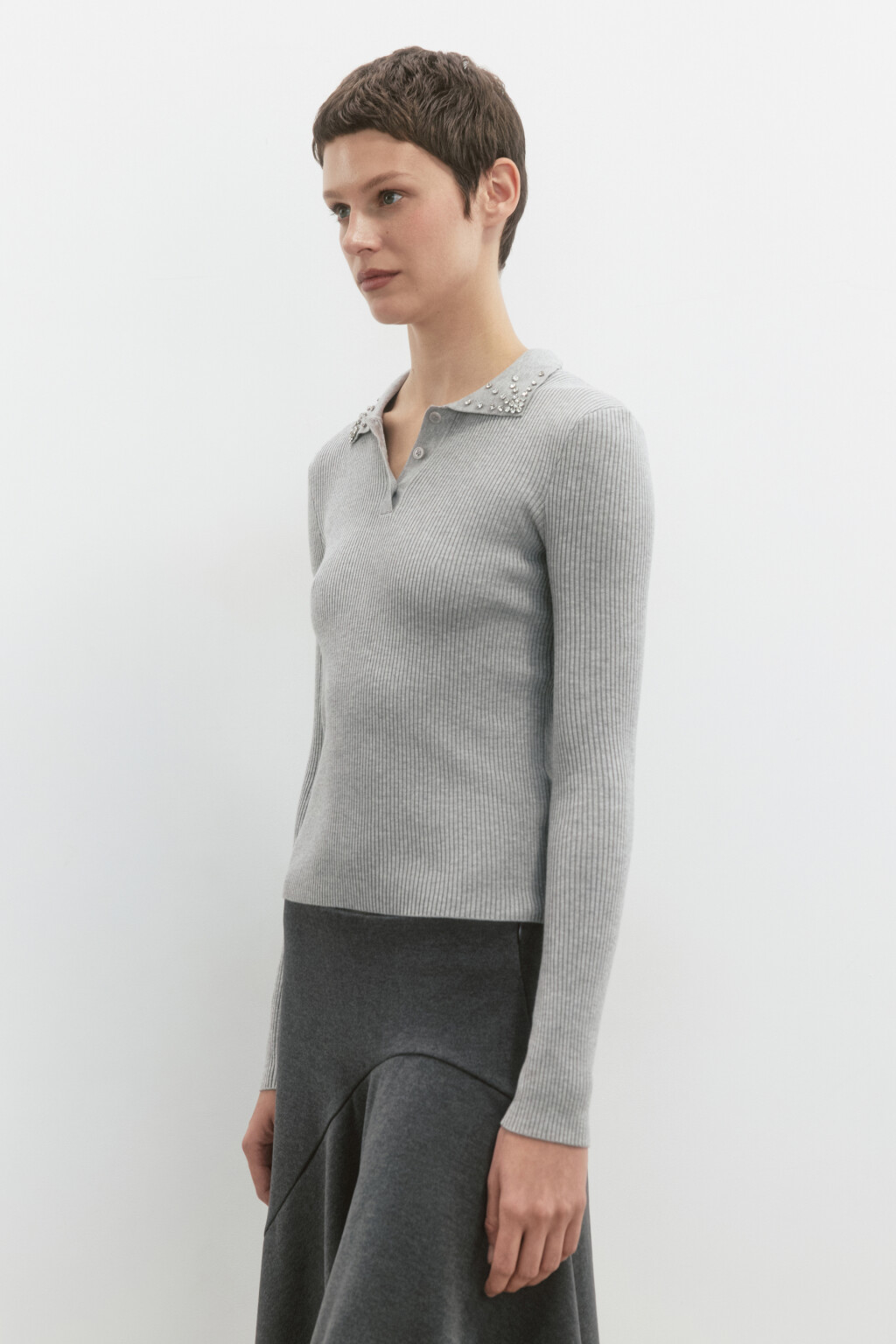 Джемпер-поло вязаный в рубчик со стразами - цвет серый - 4