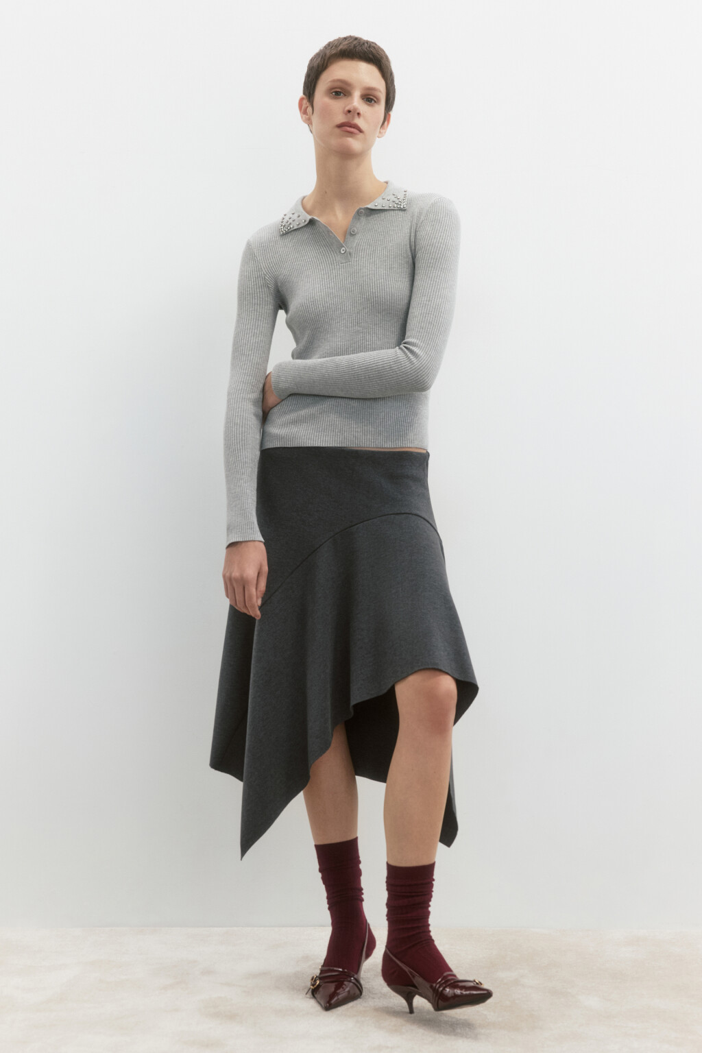 Джемпер-поло вязаный в рубчик со стразами - цвет серый - 6