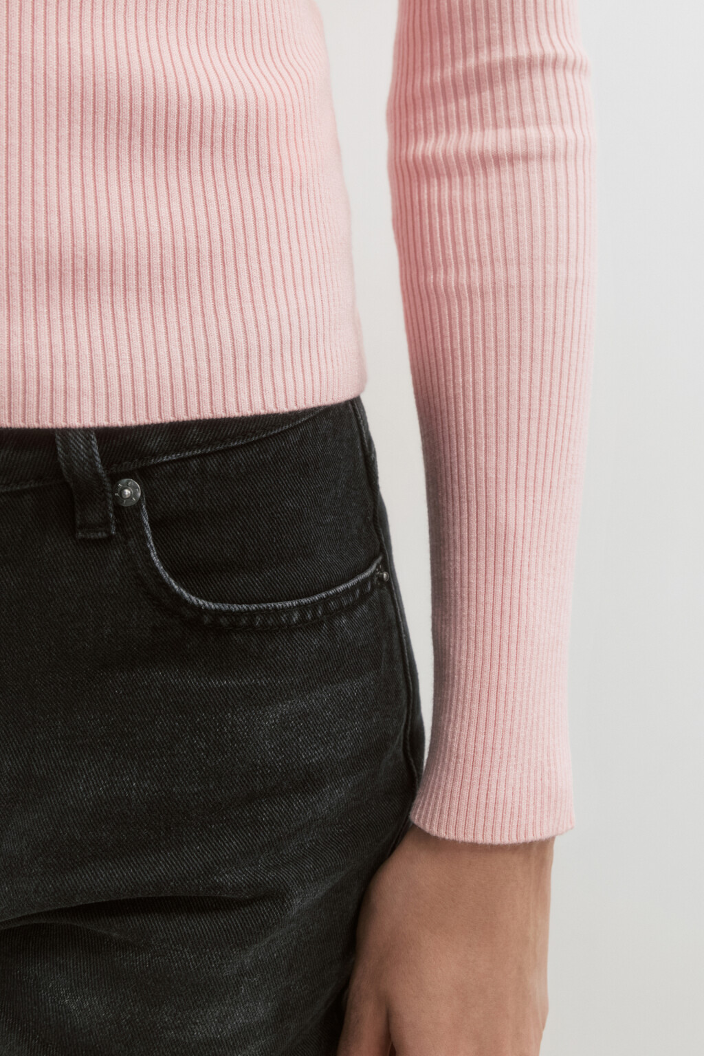 Джемпер-поло вязаный в рубчик со стразами - цвет розовый - 7