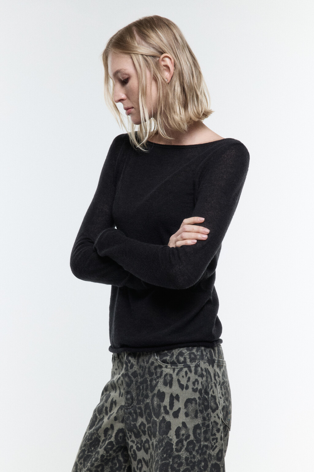 Джемпер-паутинка тонкий вязаный с шерстью - цвет черный - 3