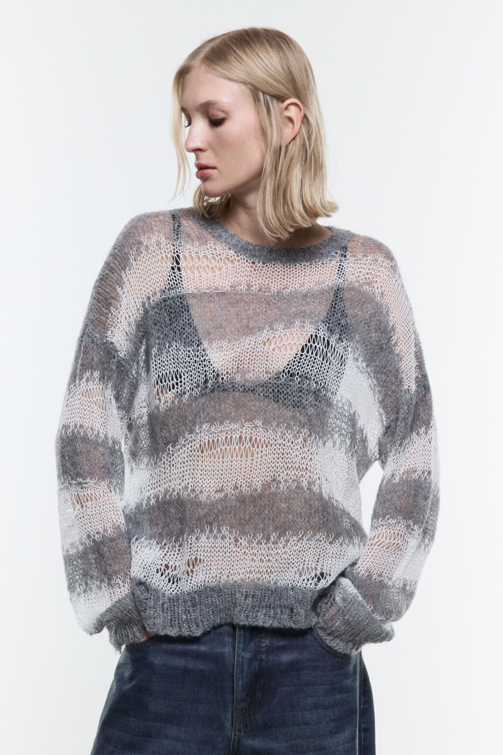 Джемпер вязаный рваный в полоску - цвет серый - 2