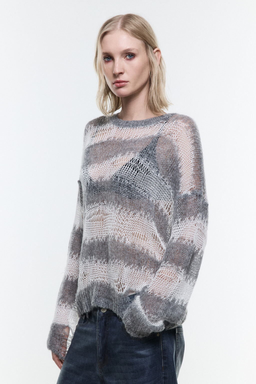 Джемпер вязаный рваный в полоску - цвет серый - 3