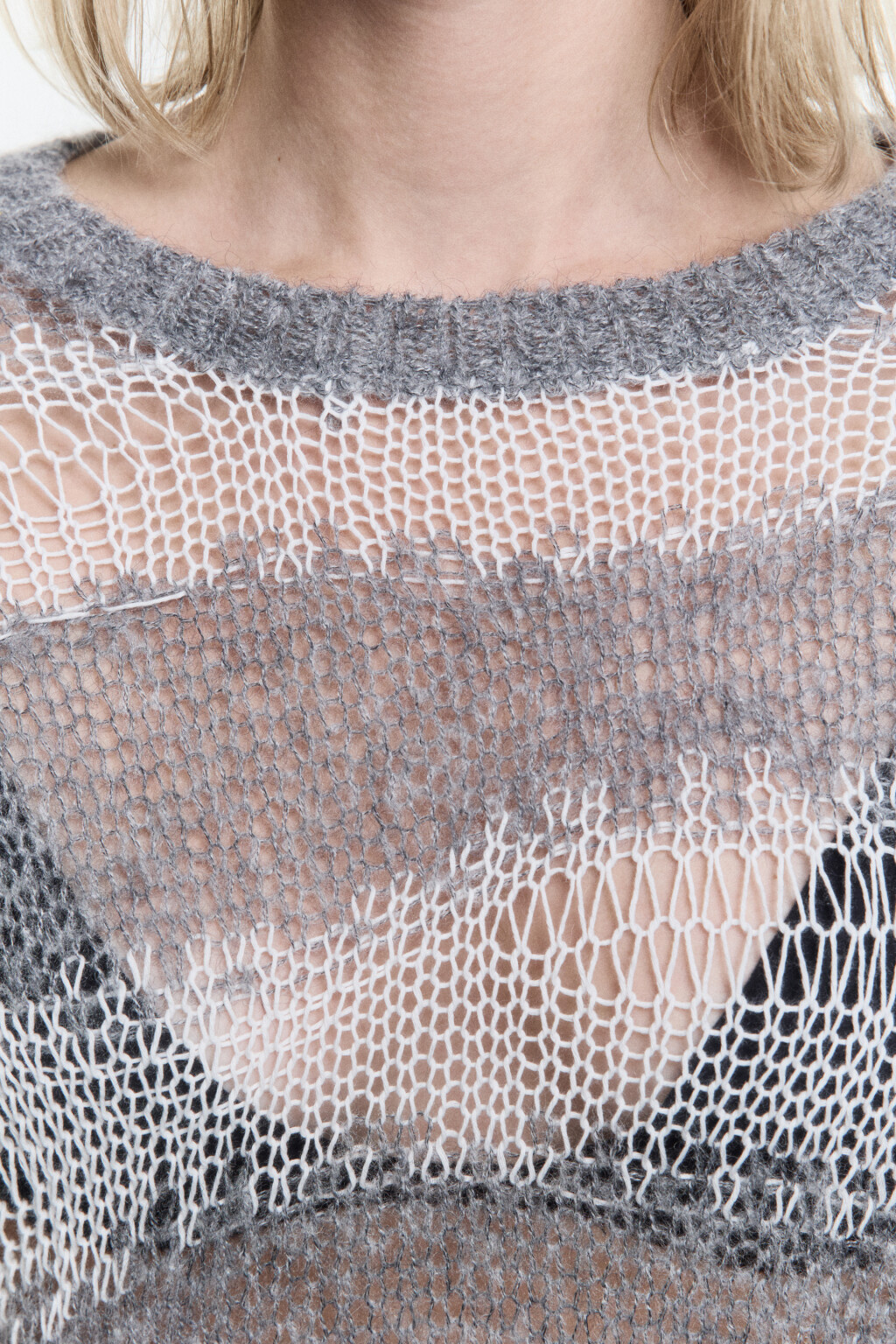 Джемпер вязаный рваный в полоску - цвет серый - 6