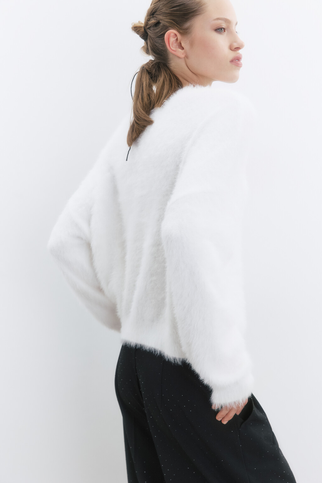 Джемпер вязаный пушистый - цвет молочный - 1