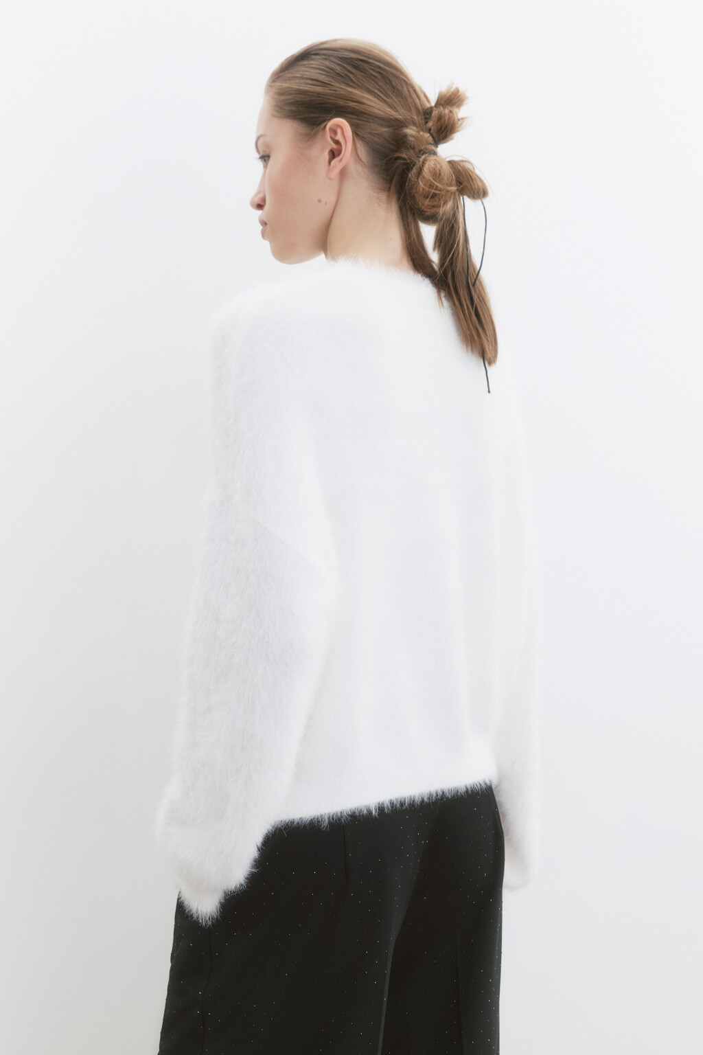 Джемпер вязаный пушистый - цвет молочный - 4