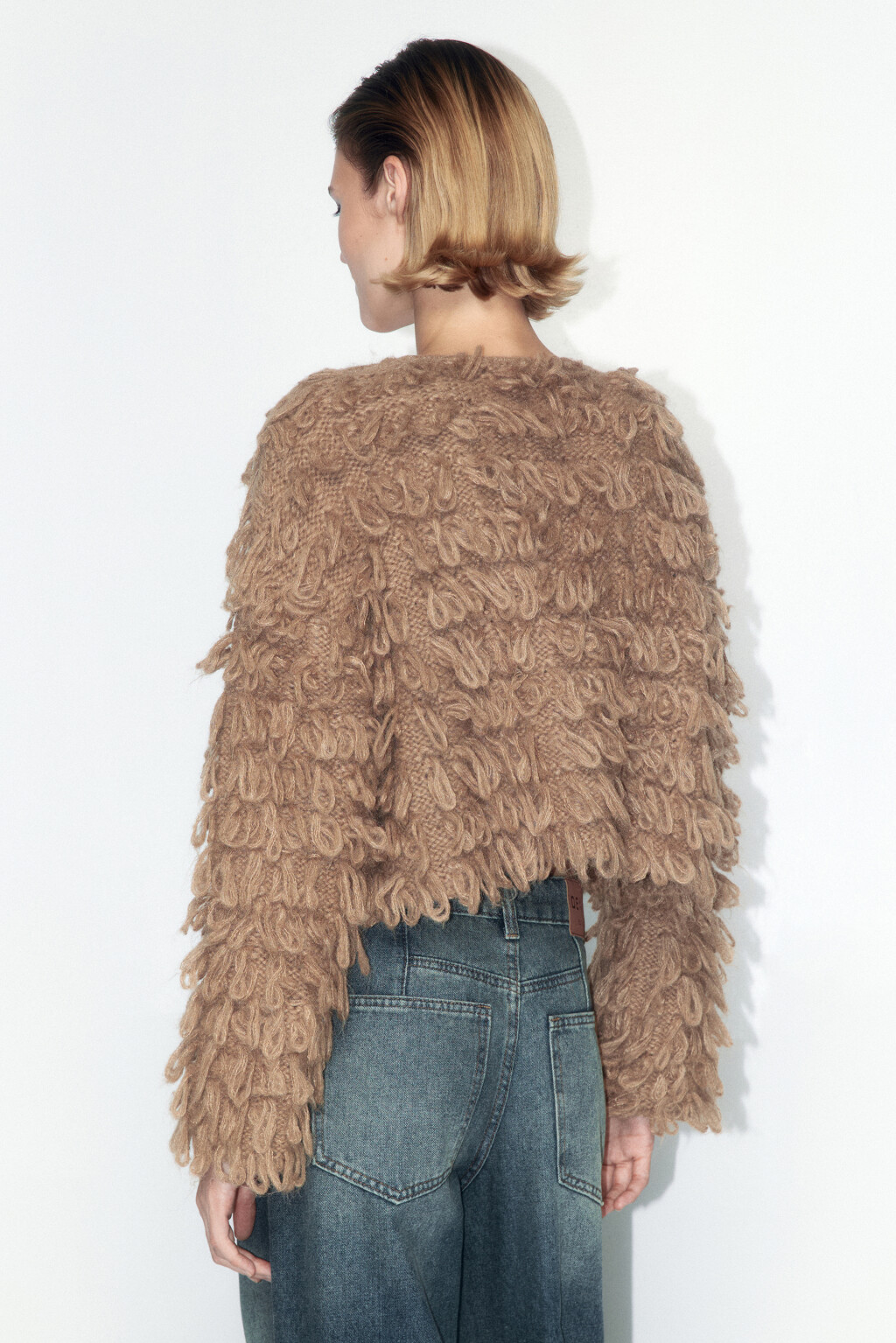 Кардиган на крючках вязаный с бахромой - цвет бежевый - 5