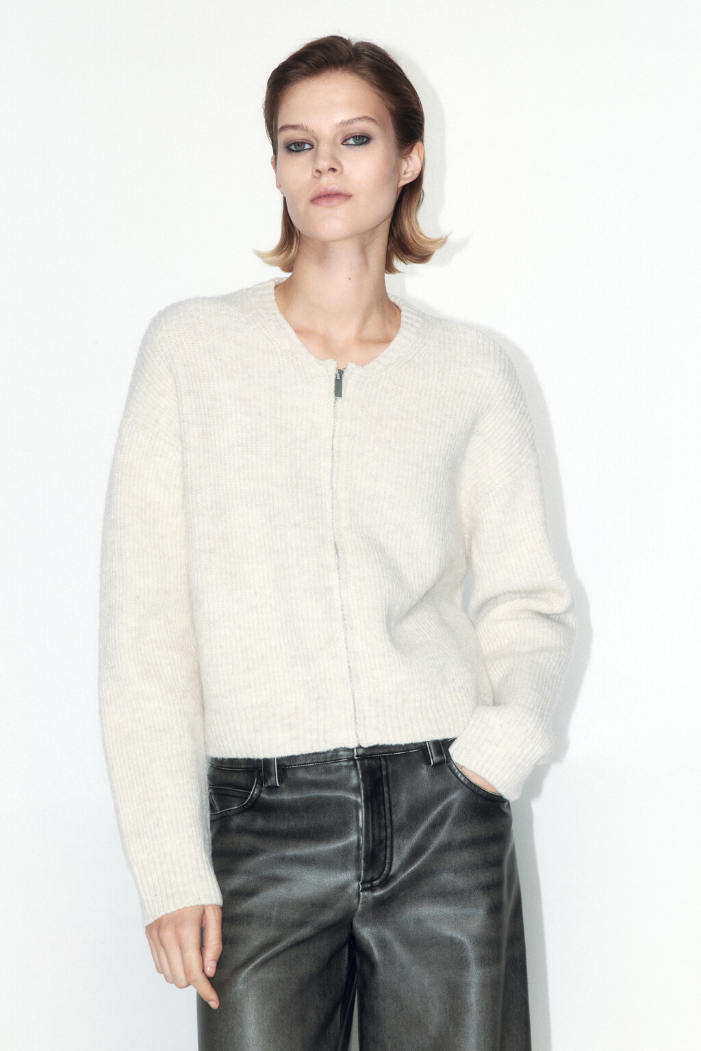 Кардиган-бомбер вязаный на молнии - цвет бежевый - 2