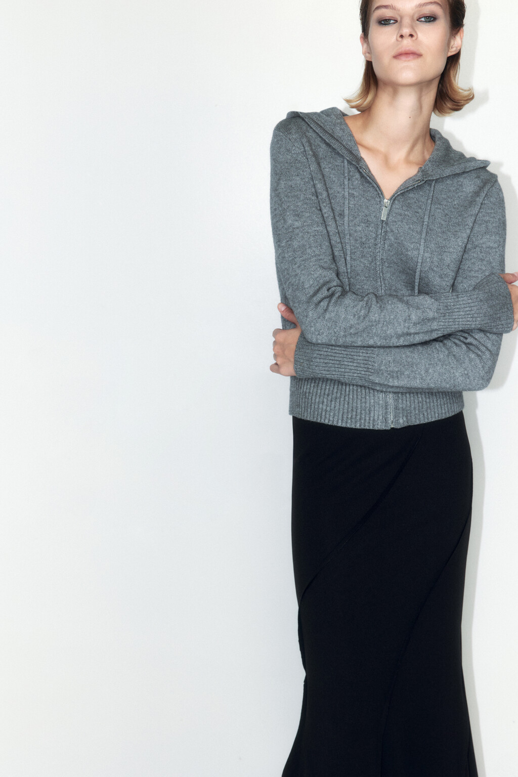 Кардиган вязаный на молнии с капюшоном - цвет серый - 1