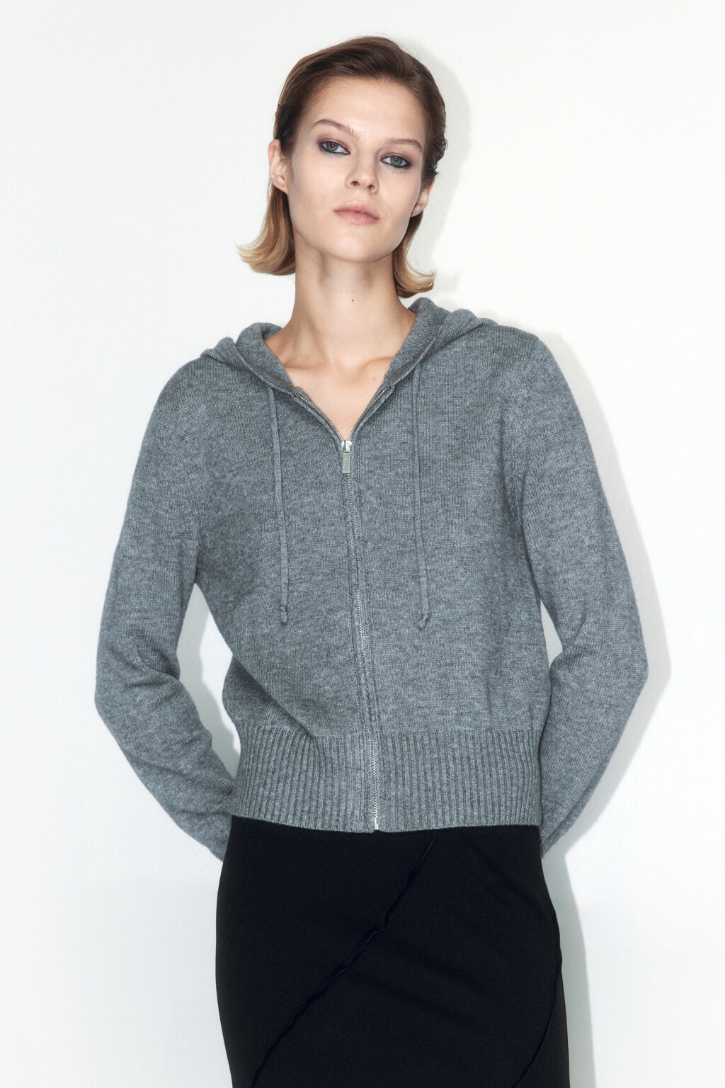 Кардиган вязаный на молнии с капюшоном - цвет серый - 2