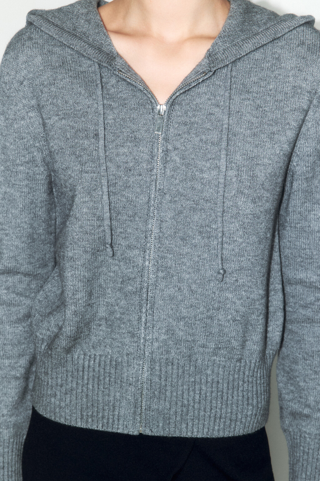 Кардиган вязаный на молнии с капюшоном - цвет серый - 6