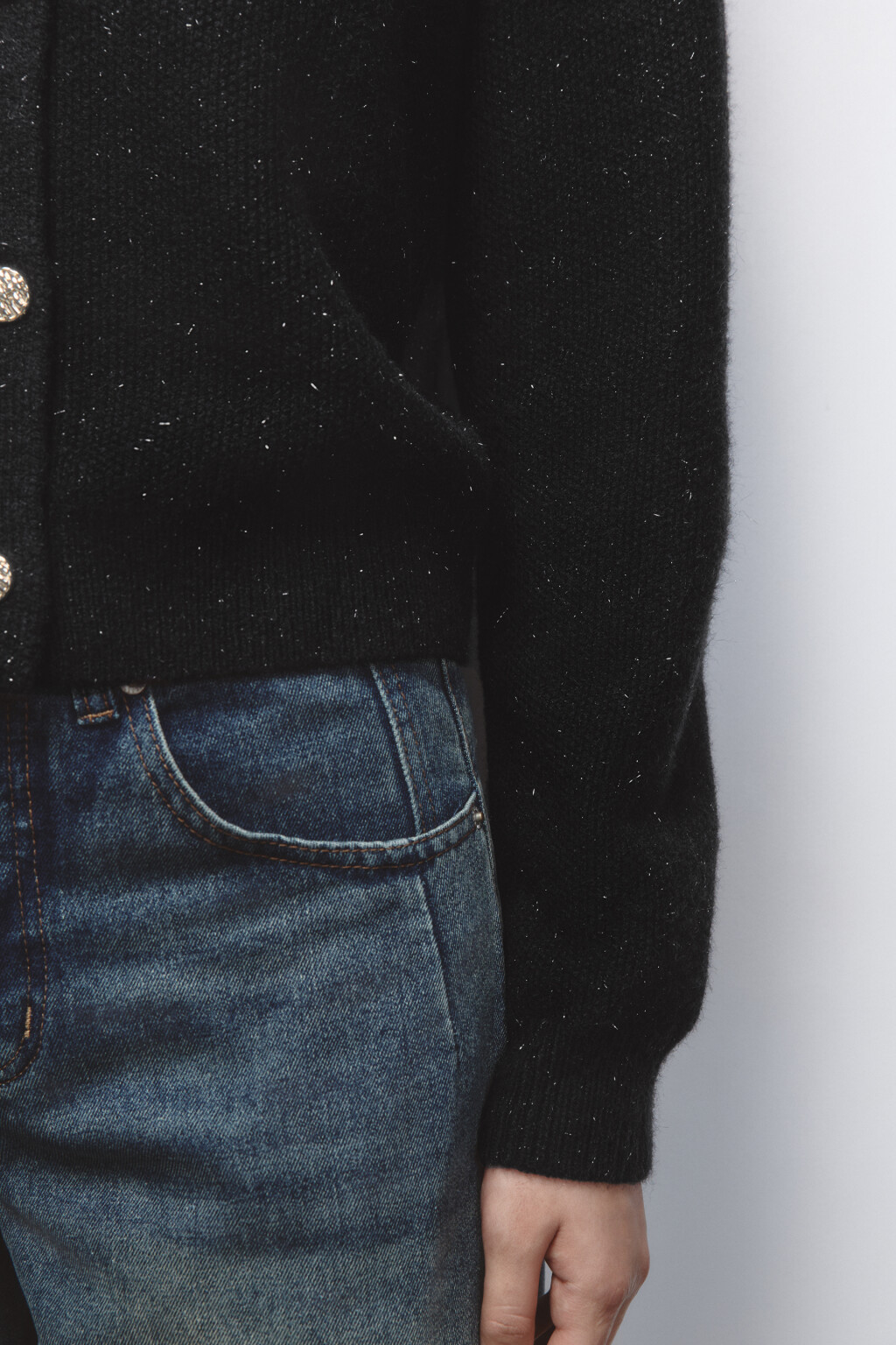 Кардиган вязаный с золотистыми пуговицами - цвет черный - 7