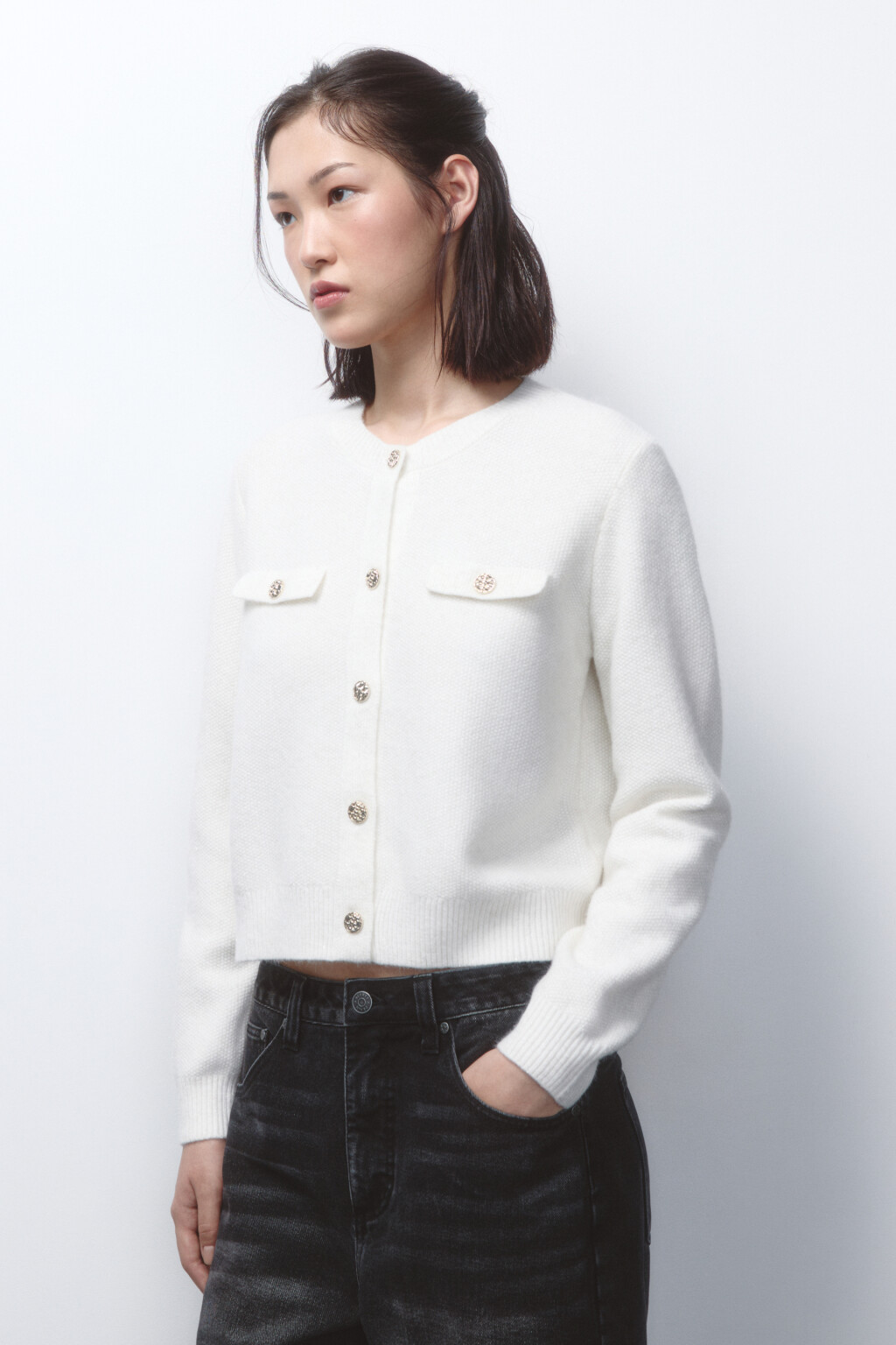 Кардиган вязаный с золотистыми пуговицами - цвет молочный - 3