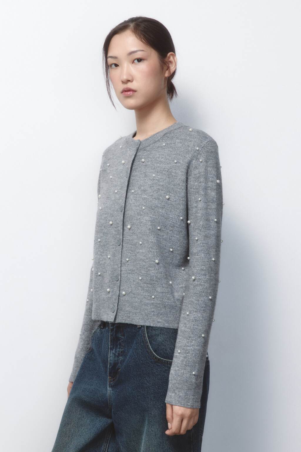 Кардиган на пуговицах вязаный с декором - цвет серый - 3