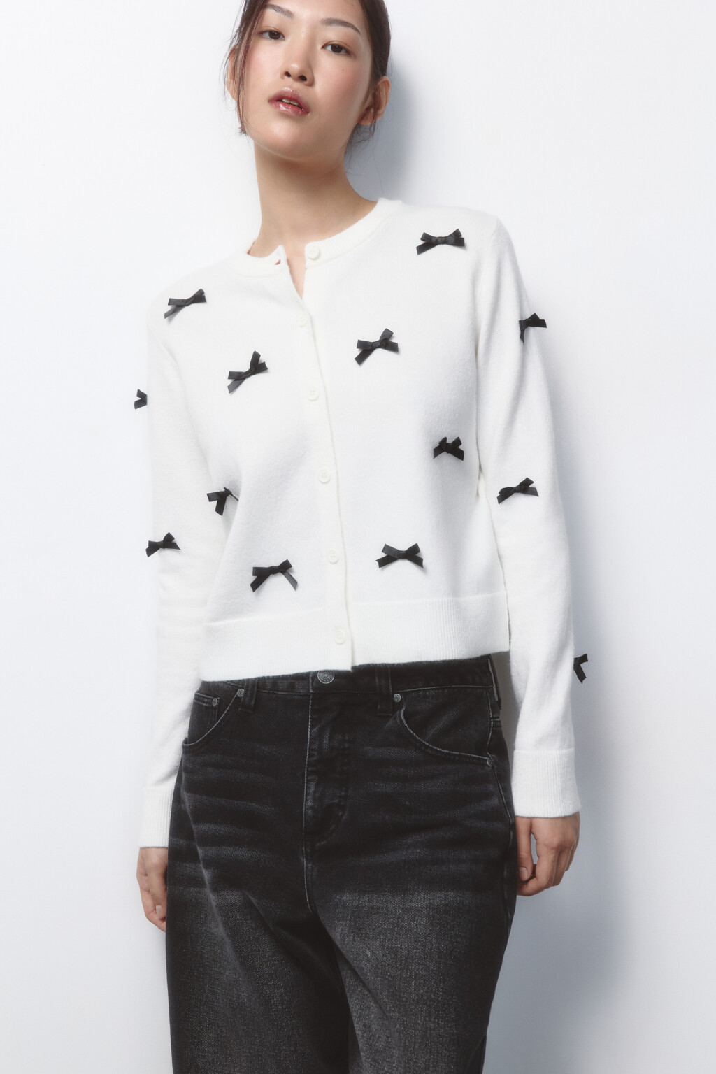 Кардиган на пуговицах вязаный с декором - цвет молочный - 1