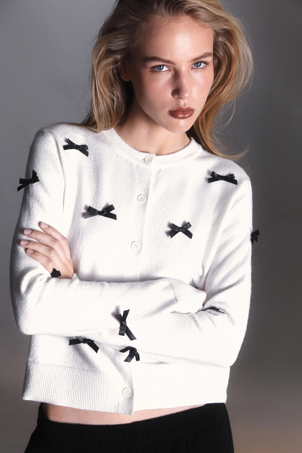 Кардиган на пуговицах вязаный с декором - цвет молочный - 8