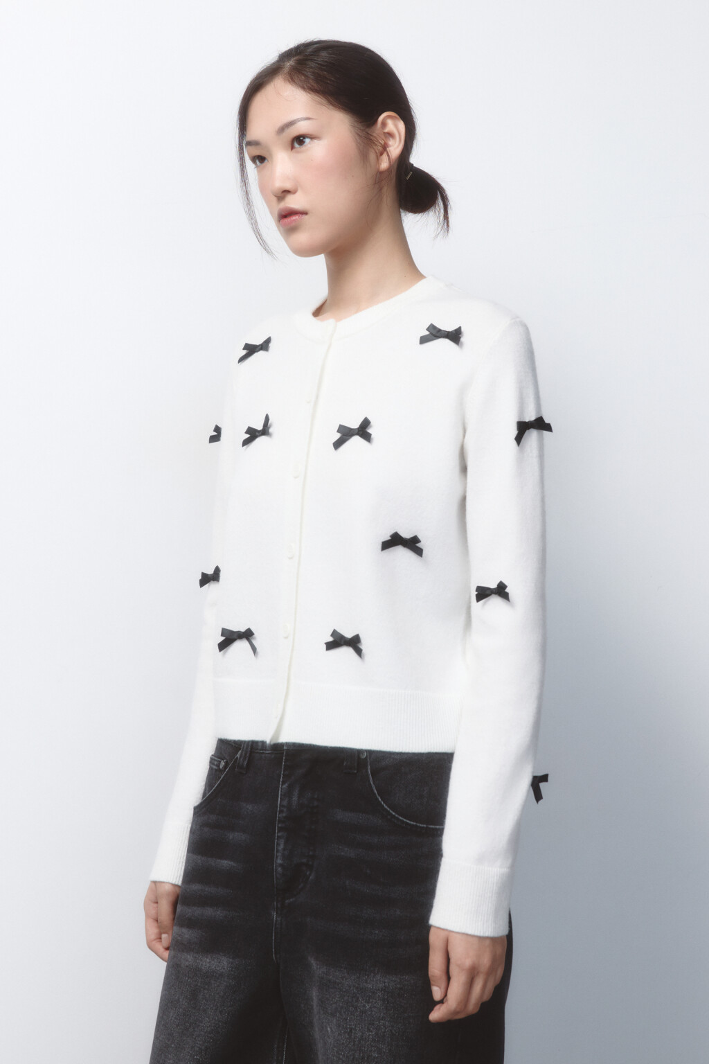 Кардиган на пуговицах вязаный с декором - цвет молочный - 3