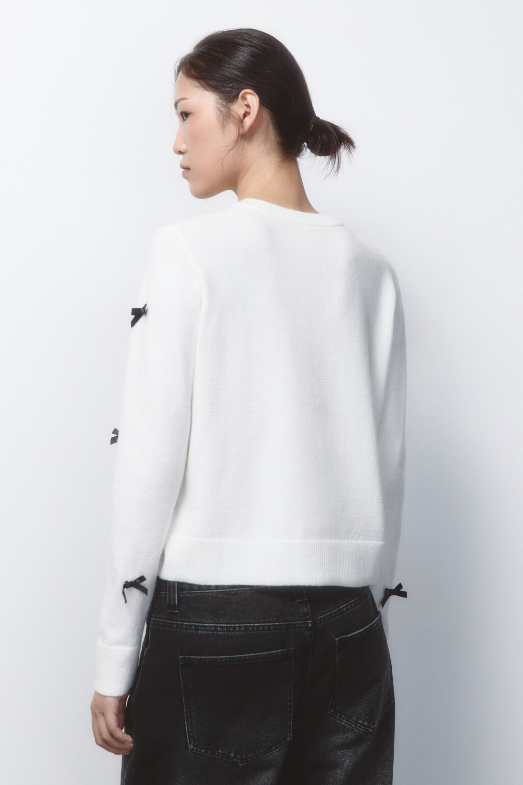 Кардиган на пуговицах вязаный с декором - цвет молочный - 4