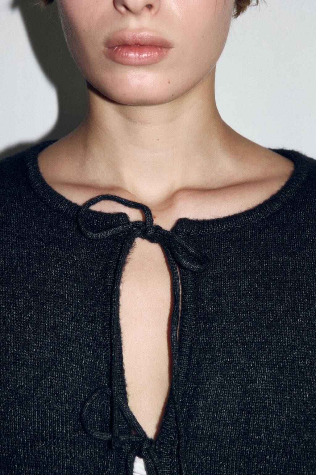 Кардиган вязаный укороченный на завязках - цвет серый - 6