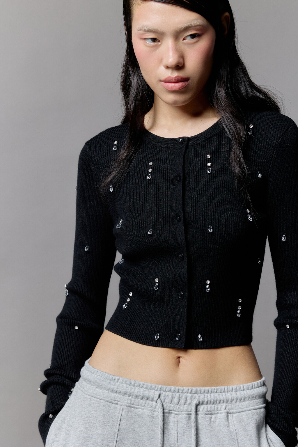 Кардиган на пуговицах вязаный с декором - цвет черный - 1