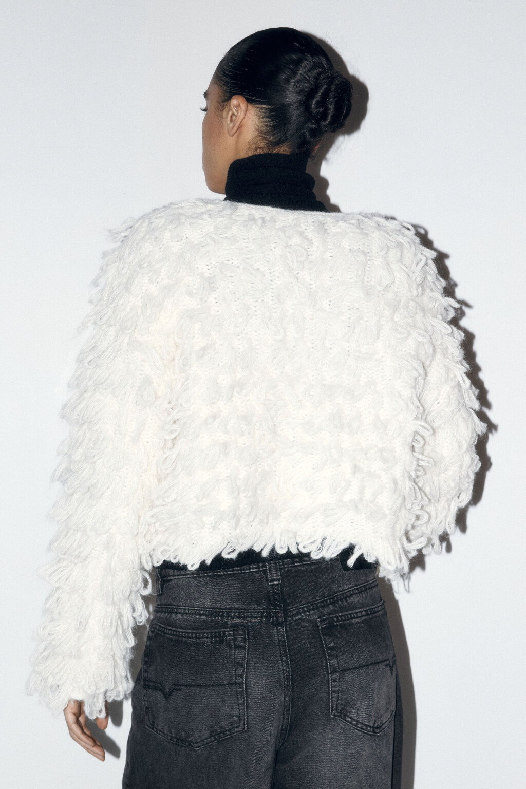 Кардиган на крючках с бахромой - цвет молочный - 4