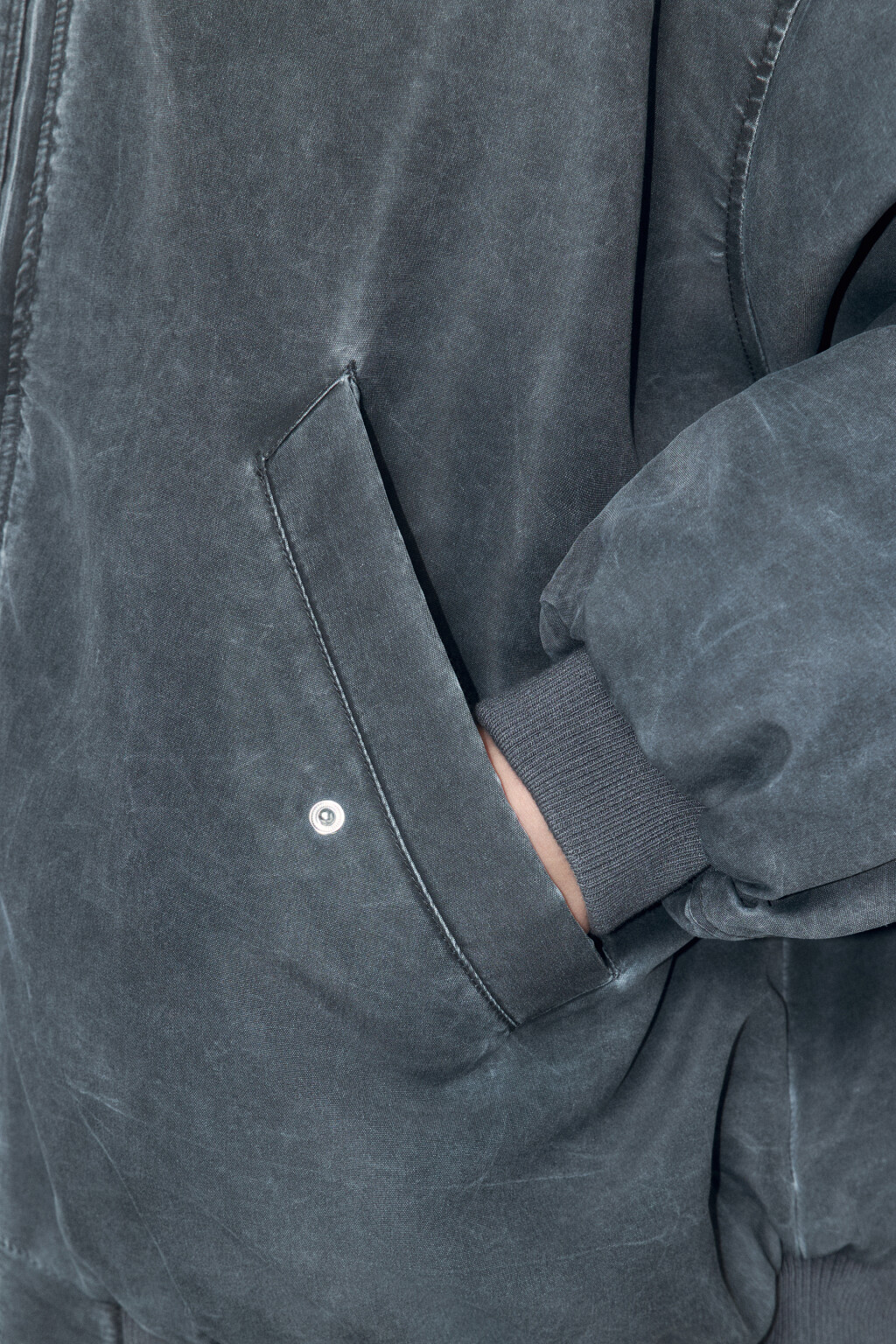 Куртка-бомбер oversize с вареным эффектом - цвет серый - 8