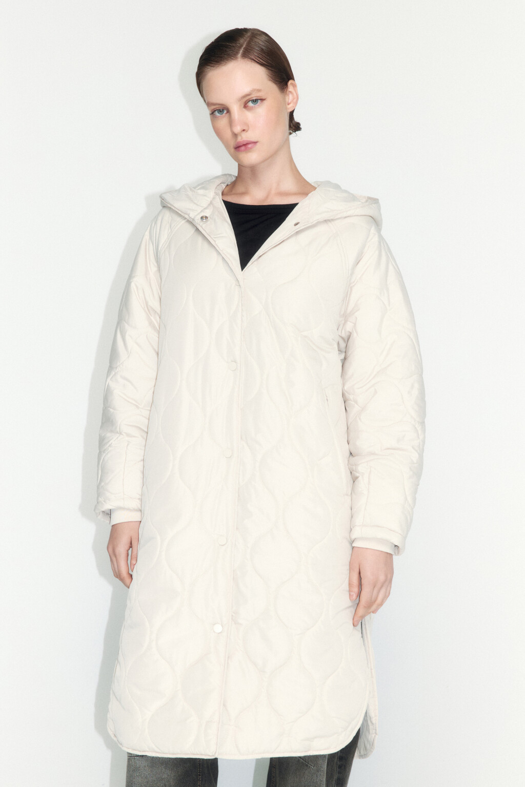 Пальто стеганое утепленное с капюшоном - цвет молочный - 2