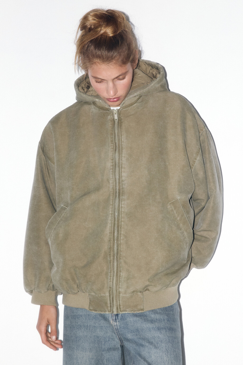 Куртка-бомбер oversize с капюшоном и вареным эффектом - цвет зеленый - 1