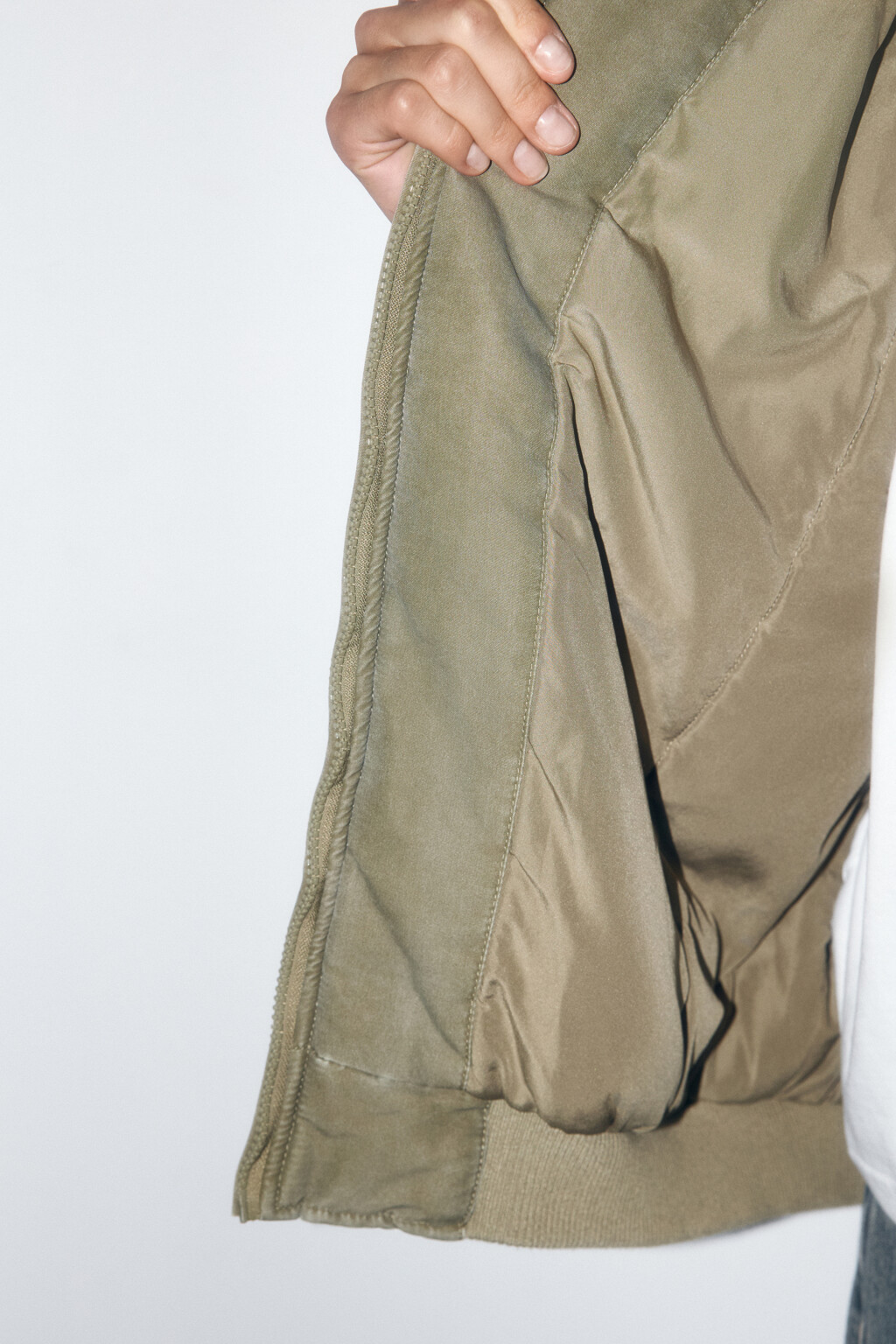 Куртка-бомбер oversize с капюшоном и вареным эффектом - цвет зеленый - 8