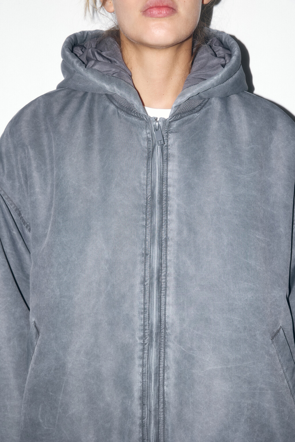 Куртка-бомбер oversize с капюшоном и вареным эффектом - цвет серый - 6
