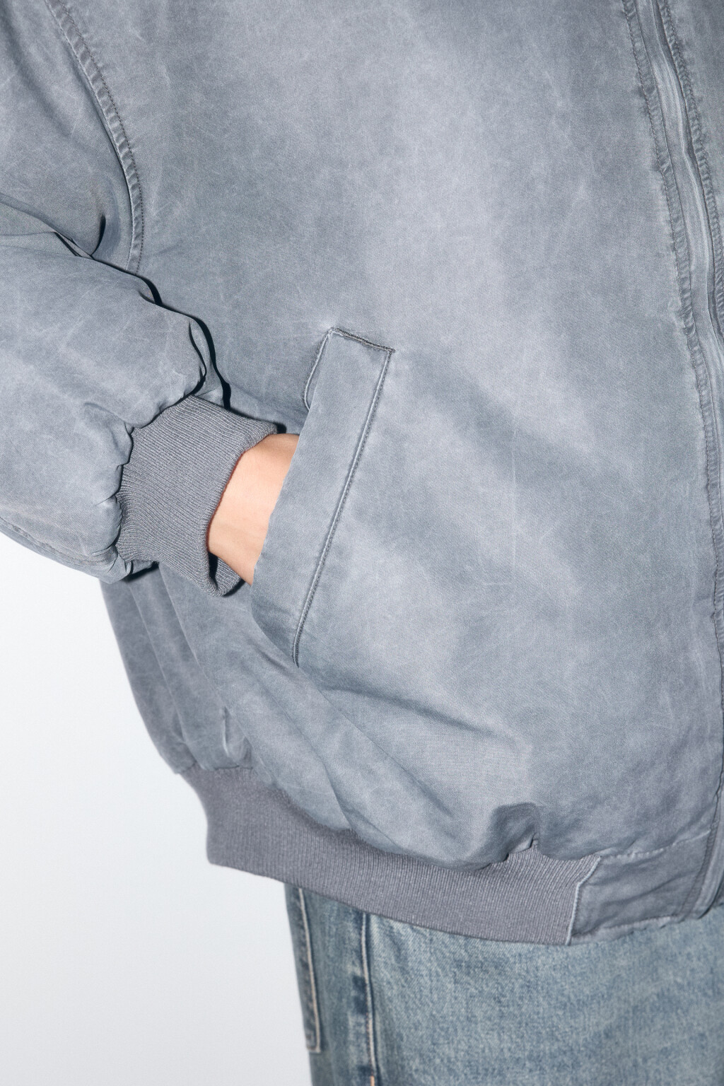 Куртка-бомбер oversize с капюшоном и вареным эффектом - цвет серый - 7