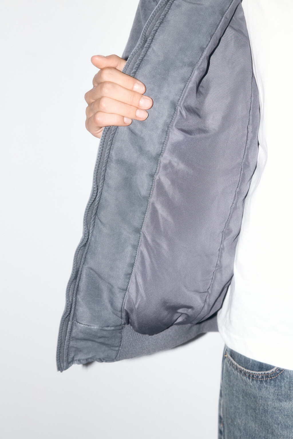 Куртка-бомбер oversize с капюшоном и вареным эффектом - цвет серый - 8