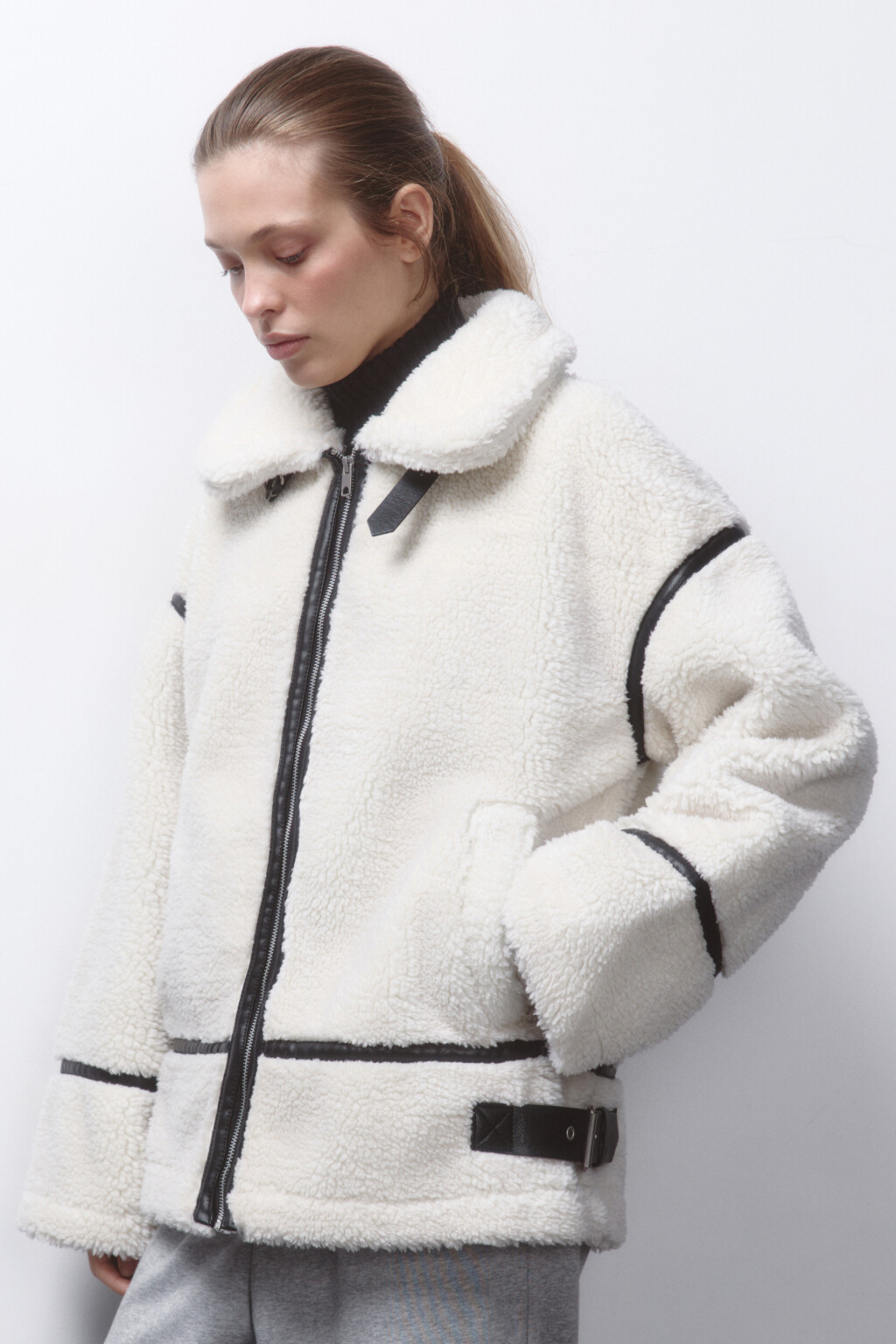 Куртка-авиатор из искусственного меха под овчину - цвет молочный - 3